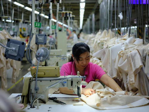 中國移動 服裝加工廠廠房內打造5g高清直播間開啟 前店后廠 模式