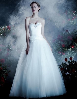 【婚紗批發廣州 婚紗批發廣州 婚紗批發廣州 婚紗批發廣州婚紗批發】價格,廠家,圖片,婚紗、禮服,廣州市番禺區南村安玲美服裝加工廠-